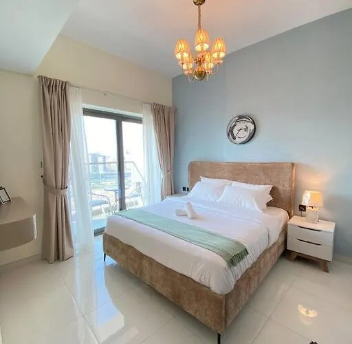 Apartment Near To Downtown With Pool View
