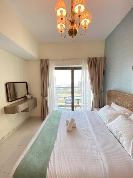 Near To Downtown With Pool View *