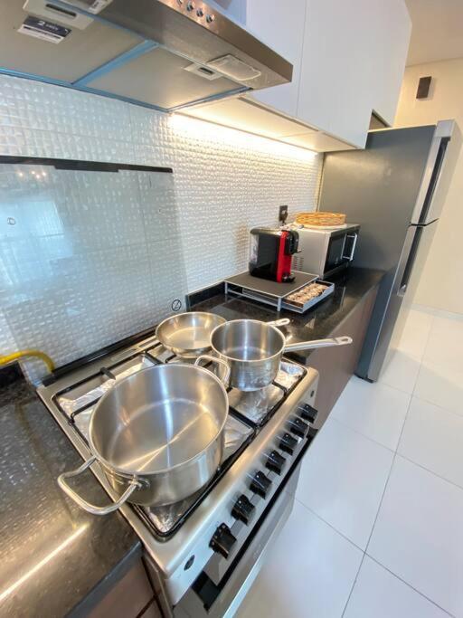 Near To Downtown With Pool View Apartment