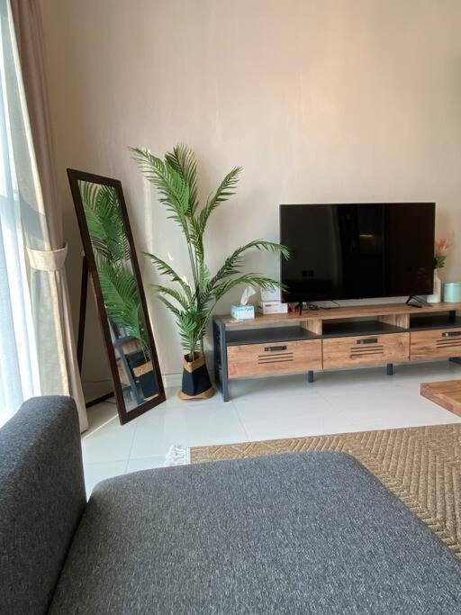 Apartment Near To Downtown With Pool View