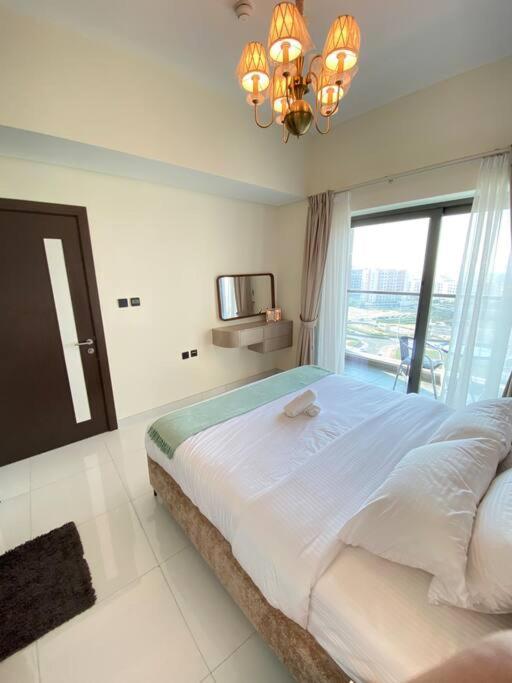 Apartment Near To Downtown With Pool View Dubai