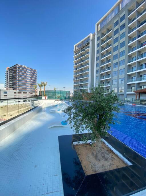 Near To Downtown With Pool View *