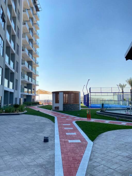 Near To Downtown With Pool View *